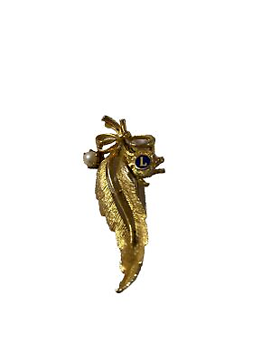 #ad Vintage Brooch Gold Tone Feather Letter Lions With Letter L Pearl Engraved $8.28