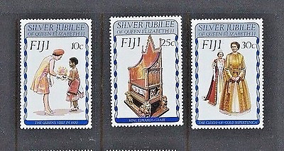 #ad FIJI 1977 ELIZABETH II SILVER JUBILEE Set of 3 Mint MNH GBP 1.06