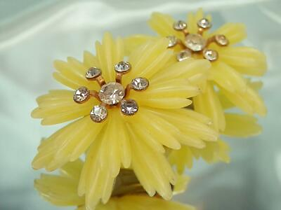 #ad CG Vintage 60#x27;s Soft Plastic Light Yellow Rhinestone Flower Clip Earrings 809jn1 $18.74