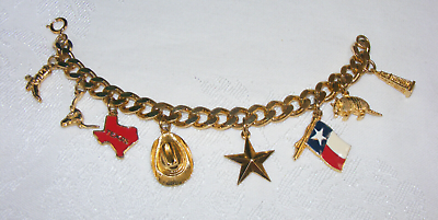 #ad Vintage Gold Tone Link Chain 8 Charms Bracelet Texas Boot Longhorn Hat Derrick $41.57