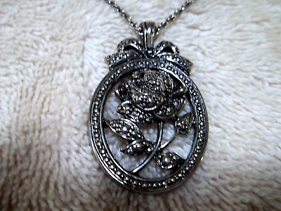 #ad Oval Flower Pendant Silver Tone Metal Nicely Detailed FD $7.00