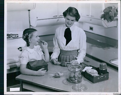 #ad 1949 Teen amp; Kid Sister Wrap Cookies For Their Lunch Boxes Children Photo 8X10 $19.99