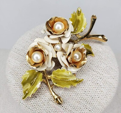 #ad Vtg Enamel Flower Brooch Gold Tone White Green Cluster Faux Pearls Figural Pin $21.25