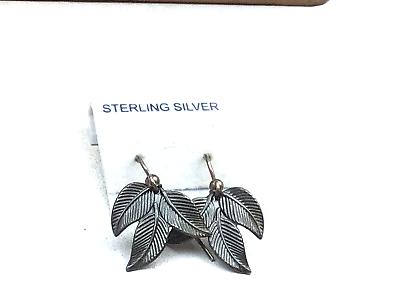 #ad Vintage Sterling Earrings Tested Silver Oxidized Leaves Petite Pierced NO OFFERS $10.00