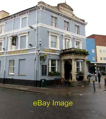 #ad Photo 6x4 Queen#x27;s Hotel entrance Newport On the corner of Baneswell Road c2015 GBP 2.00