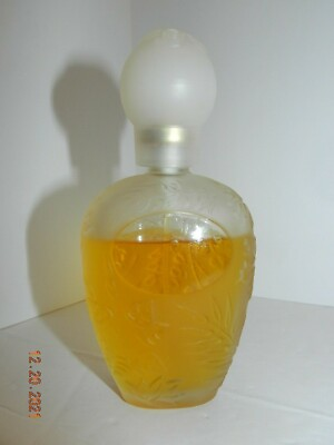 #ad 3.4 oz la perfumerie inc. new york NY 10022 716968 floral bottle 75% full $24.99