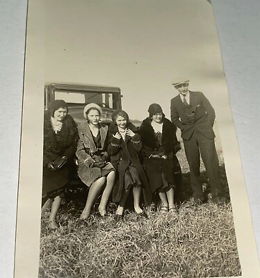 #ad Antique Vintage American Fall Fashion Girls Young Man Automobile Snapshot Photo $33.99