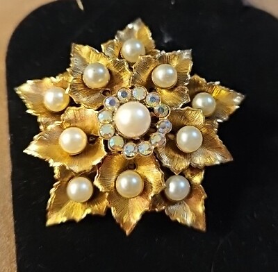 #ad Vintage Brooch Gold Tone Flower Metal Simulated Pearl amp; Rhinestones 3D Unsigned $9.99