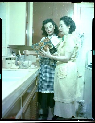 #ad Gail Russell rare at home photo shoot cooking Vintage 5x4 Color Inter Negative $99.99