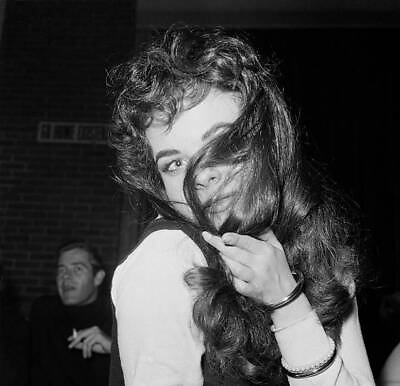 #ad Actress Kaye Elhardt Poses At Pandoras Coffee House 1 1958 Old Photo AU $9.00